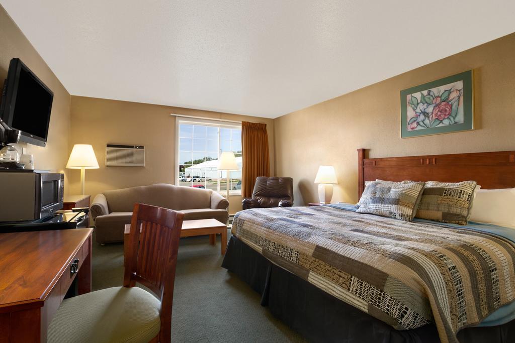 Days Inn By Wyndham Pierre Rom bilde